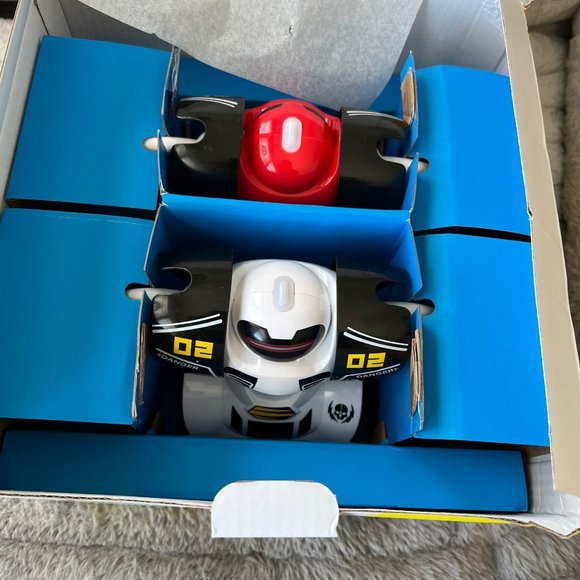 Remote Control (RC) Robot Fighting Set Multiplayer-Sharper Image - Picture 3 of 5